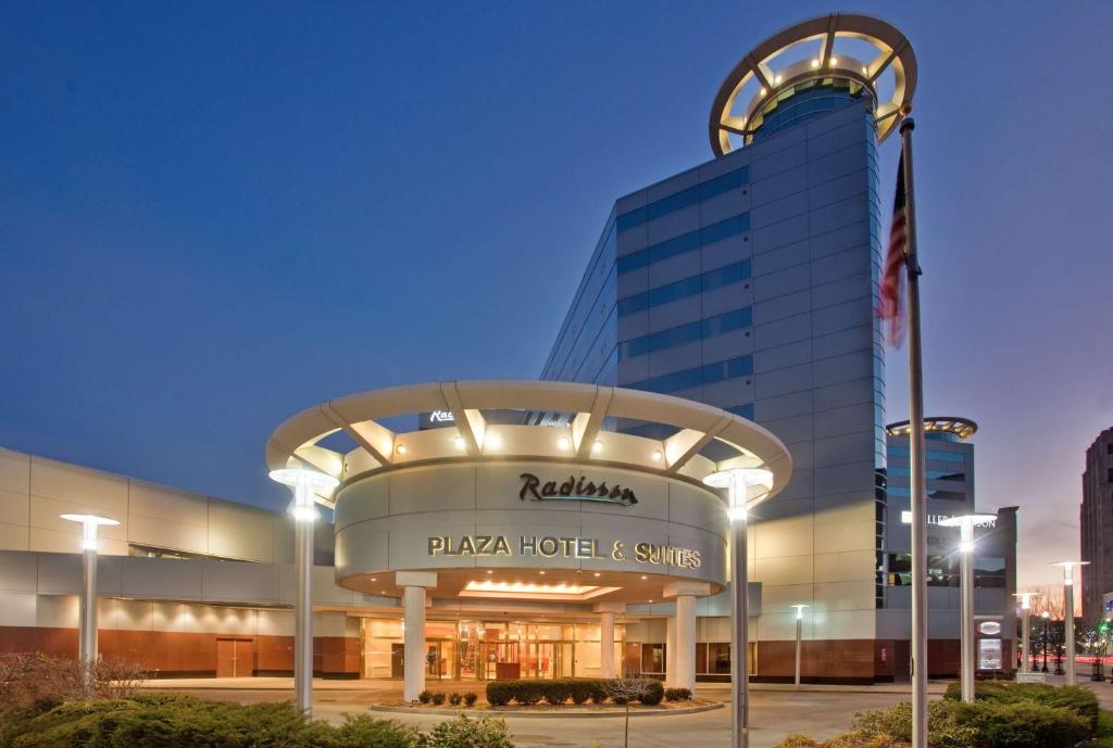 Radisson Plaza Hotel at Kalamazoo Center Main image 1